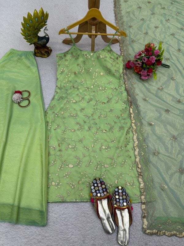 Chinon silk suit - Image 3