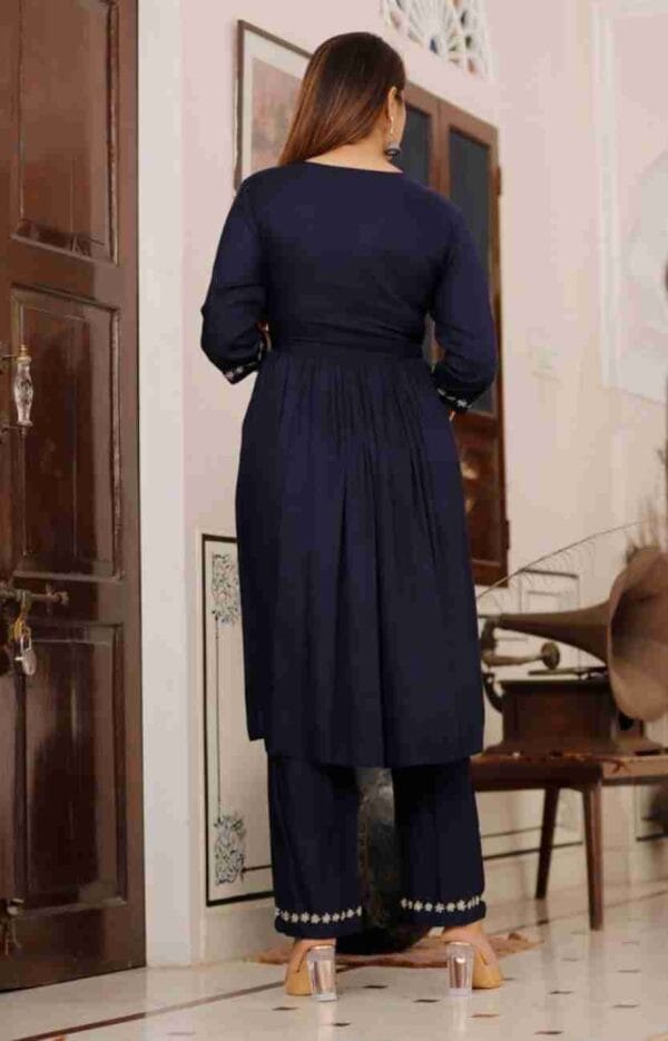 Cotton 3 piece with sequins work - Image 4